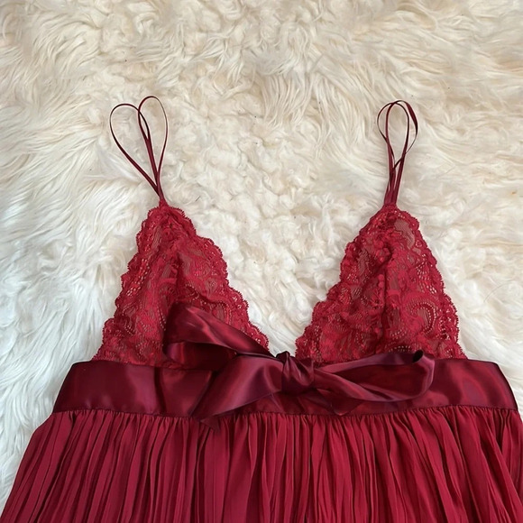 Victoria's Secret Vintage Red Bow Front Negligee Size Medium - Picture 2 of 5